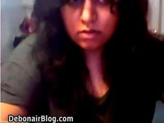 Sahiwal Girl On Webcam Showing Assets