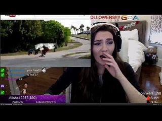 Streamer Accidently Shows Porn On Screen
