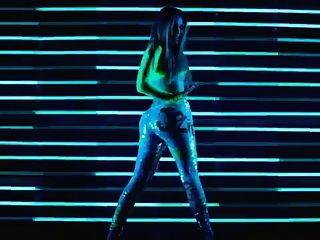 Jennifer Lopez Shaking Her Ass!!