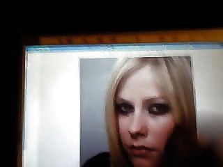 Avril Lavigne Cum Facial